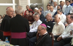 Đức Hồng y Filoni gặp gỡ Dân Chúa ở Sài Gòn